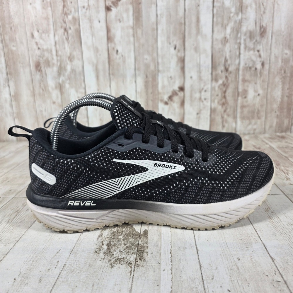 Brooks Revel 6 Womens Running Shoes Black White 1203861B012 Size 9